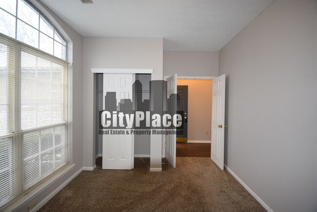 Building Photo - 10394 Lakeland Dr