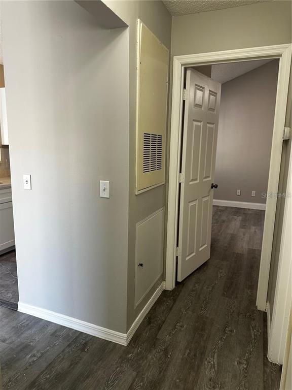 Building Photo - 652 Roaring Dr