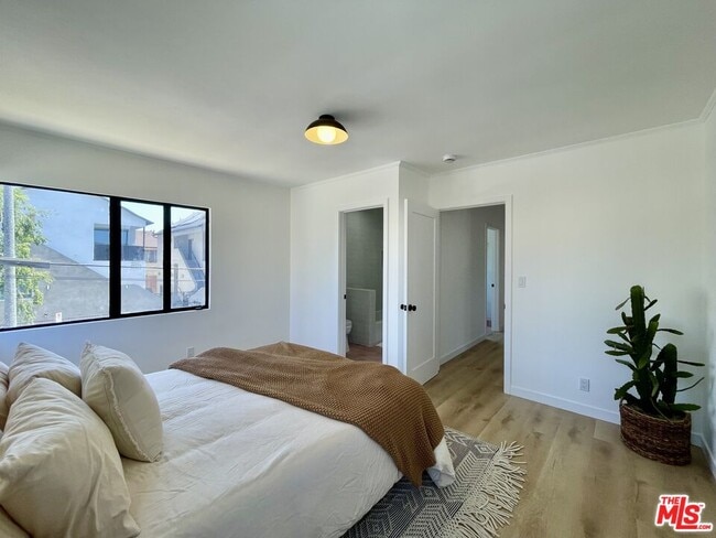 Building Photo - 4906 St Elmo Dr