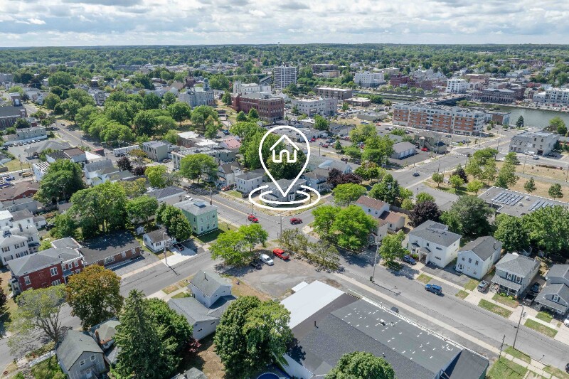 Building Photo - 50 E 4th St