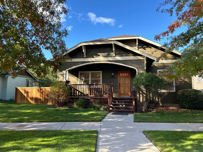 Primary Photo - 3 Bedroom/ 2 Bathroom Home NW Redmond