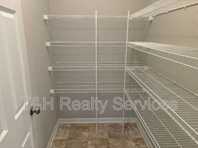 Building Photo - 19195 Horsewood Dr