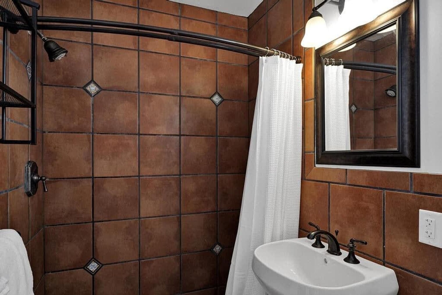 Building Photo - 333 Walnut St