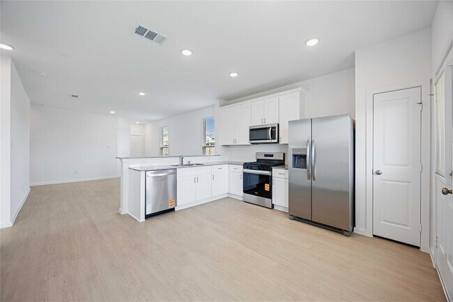 Building Photo - 21464 Austell Pond Dr