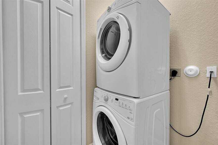 Building Photo - 12805 NW 83rd Ct