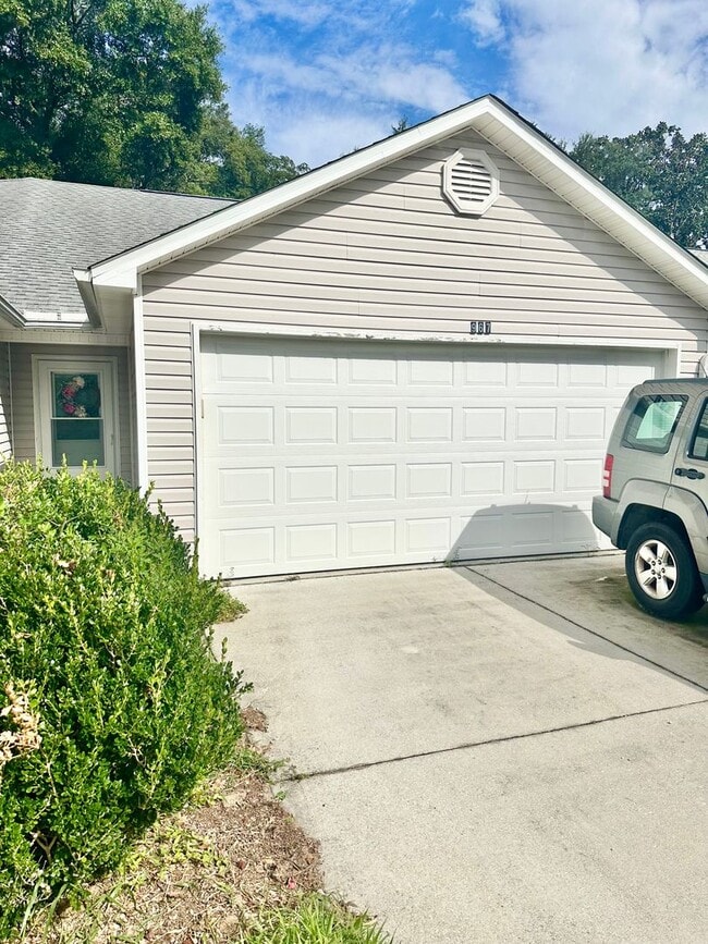 Building Photo - Cute 2 Bedroom 2 Bathroom 2 Car Garage Tow...