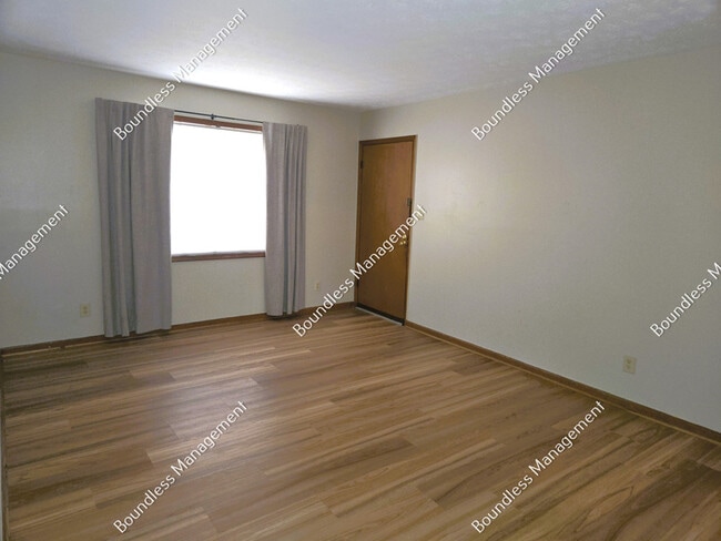 Building Photo - 1688 W Forrest Ave