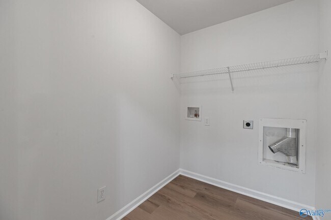 Building Photo - 307 Acorn Grove Ln SW