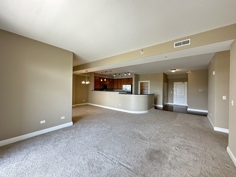 Building Photo - 2 Itasca Place