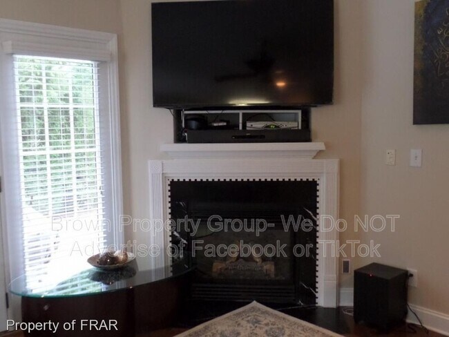 Building Photo - 124 Highgrove Ct