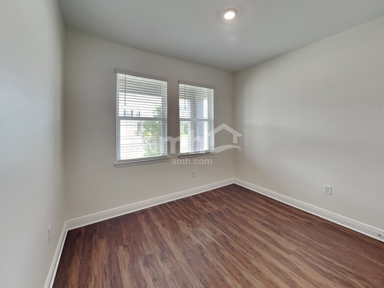 Building Photo - 14605 Cedar Ml Dr