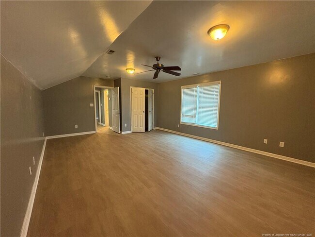 Building Photo - 1227 Chimney Swift Dr