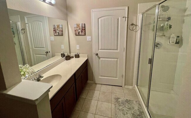 Building Photo - 2305 Willard Way