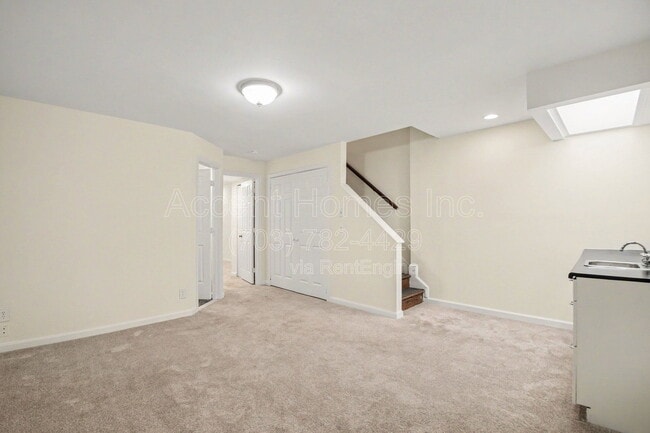 Building Photo - 449 Old Town Ct