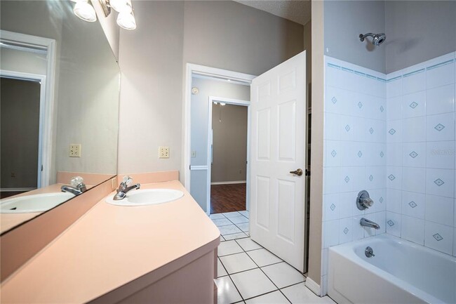 Building Photo - 2326 Deerbrook Dr