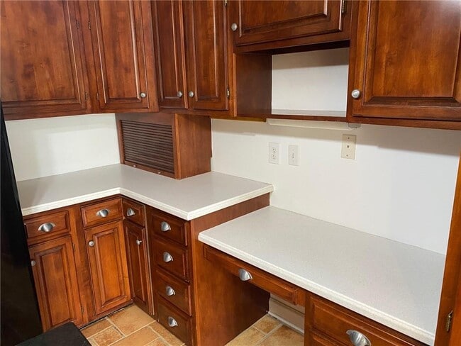 Building Photo - 7155 Roswell Rd