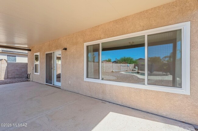 Building Photo - 10095 N Mill Crossing Way