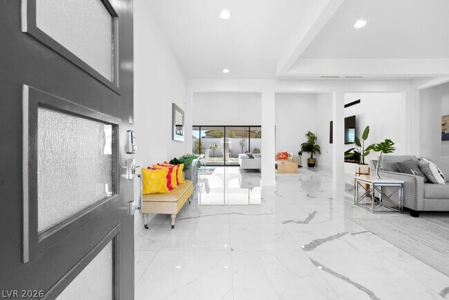 Building Photo - 4315 N Dapple Gray Rd