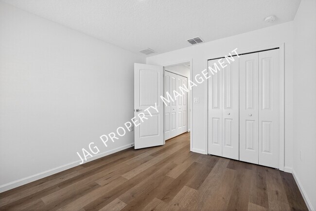 Building Photo - 251 Vin Rose Cir SE