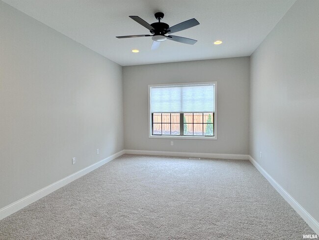 Building Photo - 7615 Walnut Bend Dr