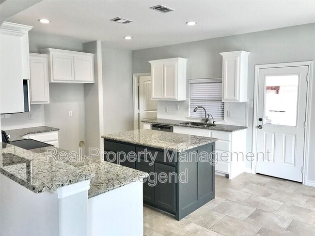 Building Photo - 4021 Lazy River Ranch Rd