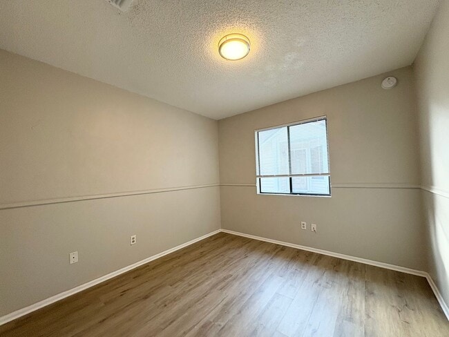 Building Photo - Cute 3B/2B Home in Hidden Lakes - Community Pool