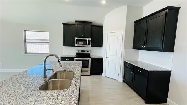Building Photo - 513 Redbud Dr