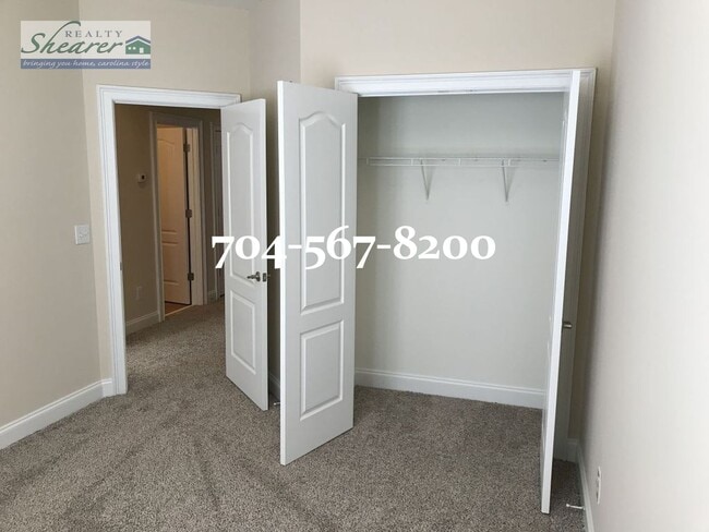 Building Photo - Great 2 story townhome in Ballantyne