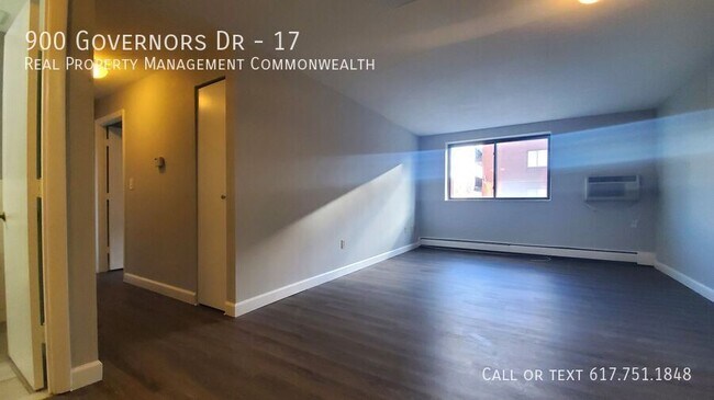 Building Photo - 900 Governors Dr