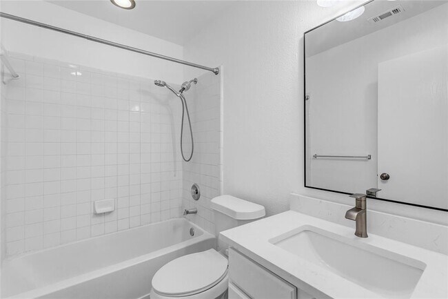 Building Photo - 16613 Jaron Dr