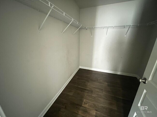 Building Photo - 23135 Shadowridge Dr