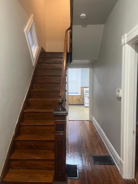 Building Photo - 1030 Sunset Ave