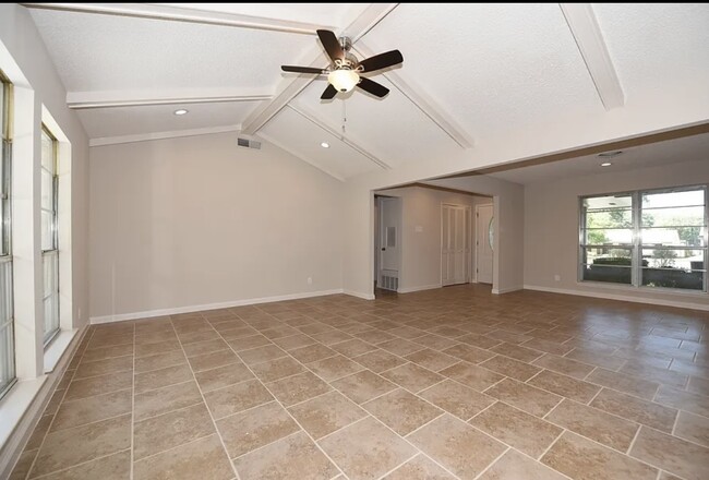 Building Photo - 10418 Rockland Dr