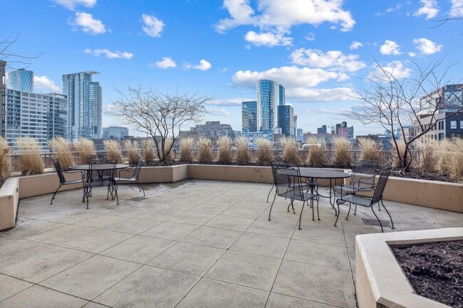 Building Photo - 200 N Jefferson St