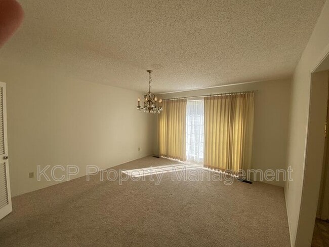 Building Photo - 7601 Oxford Pl