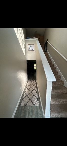 Building Photo - 215 Horseman Run