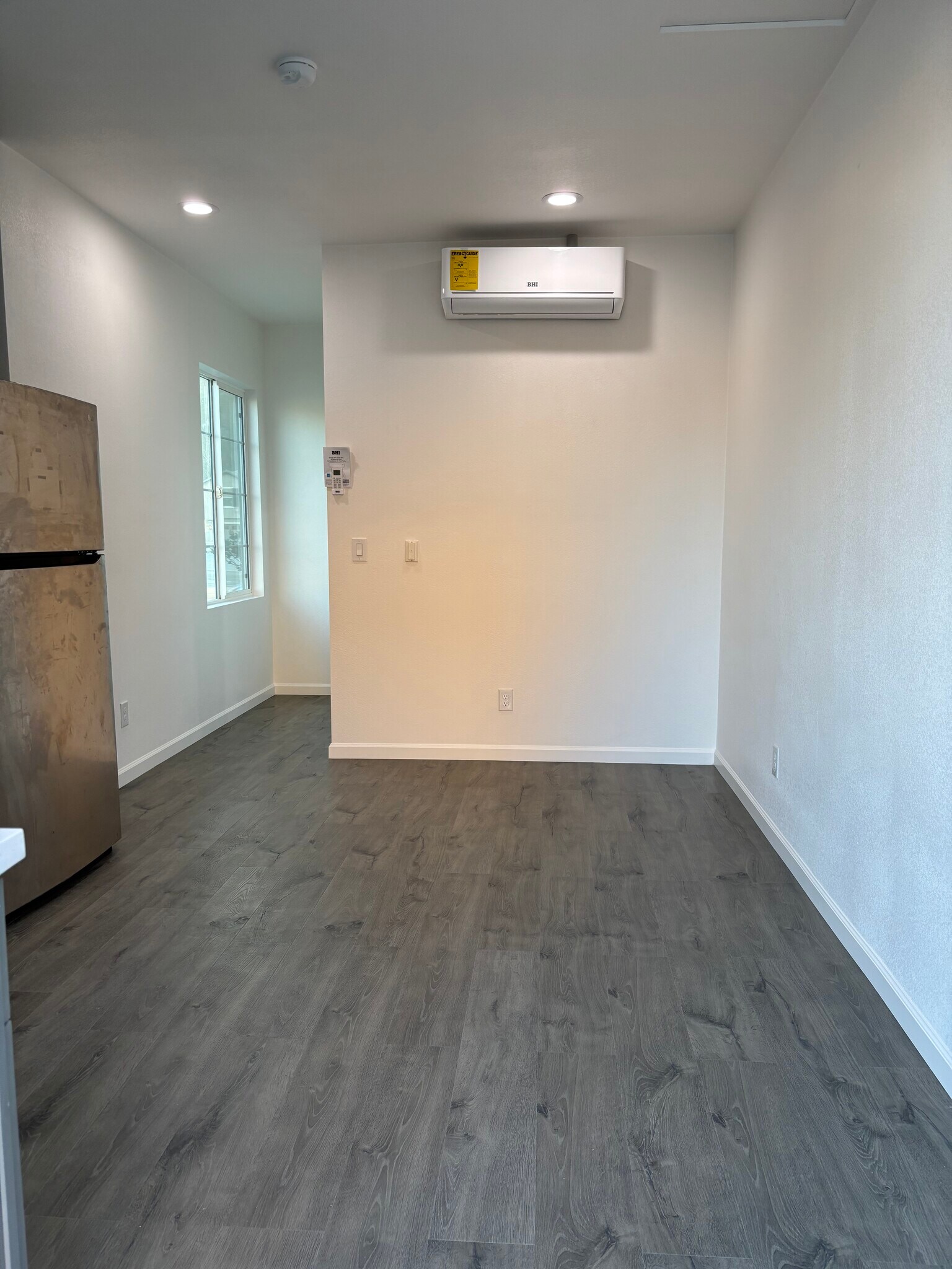 Building Photo - 7893 Boot Straps Ct