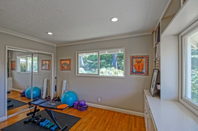 Building Photo - FULLY FURNISHED, CHARMING & AIRY, 4BR2BA MONTEMALAGA HILLTOP HOME W/ “QUEENS NECKLACE” VIEWS, 2-C...