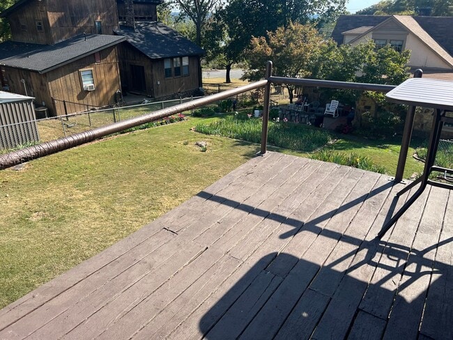 Building Photo - charming  Stone home : 1-bedroom, 1-bathroom (All utilities included)