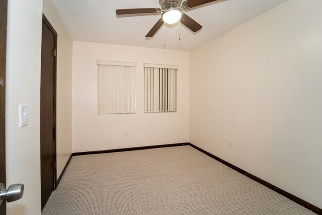 Building Photo - 3/2 Single-Family Shores Home
