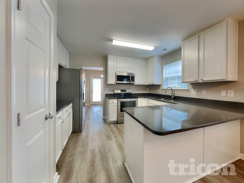 Building Photo - 5820 Bryanstone Pl