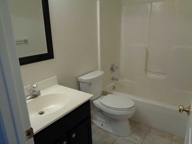 Building Photo - Meadowlark Downs Area-Rental