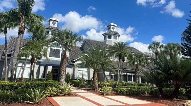 Building Photo - 10381 SW 150th Ct