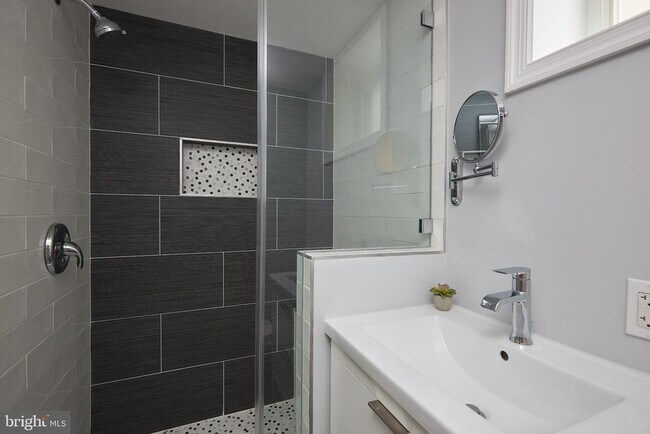 Building Photo - 4912 Brandywine St NW