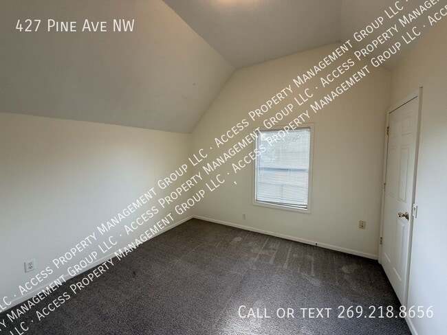 Building Photo - 427 Pine Ave NW