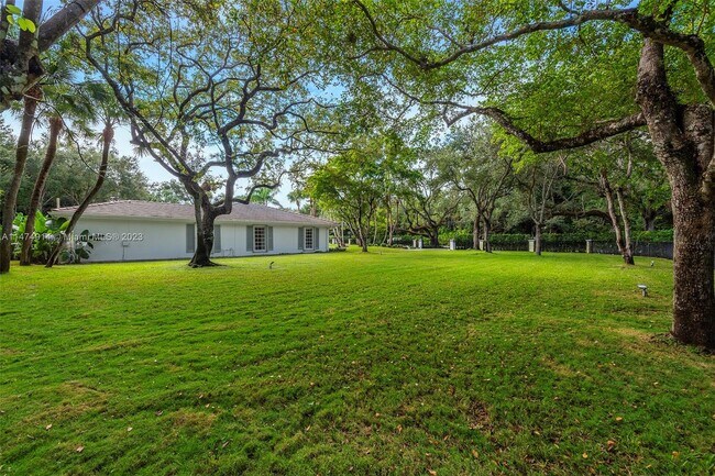 Building Photo - 11655 Old Cutler Rd