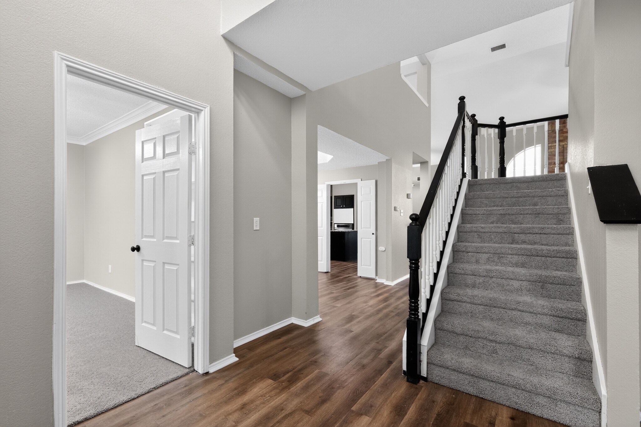 Building Photo - 1624 Ariel Dr