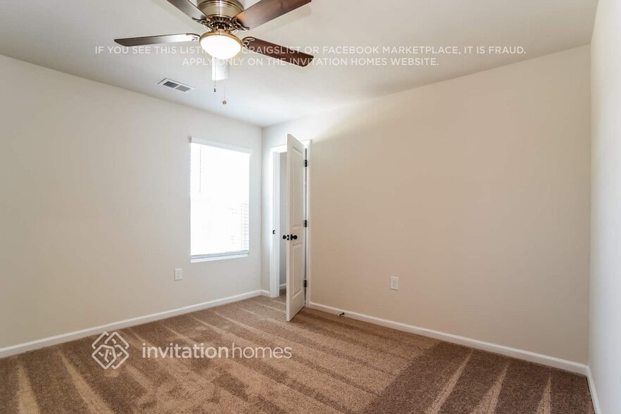 Building Photo - 3355 Fox Hall Dr