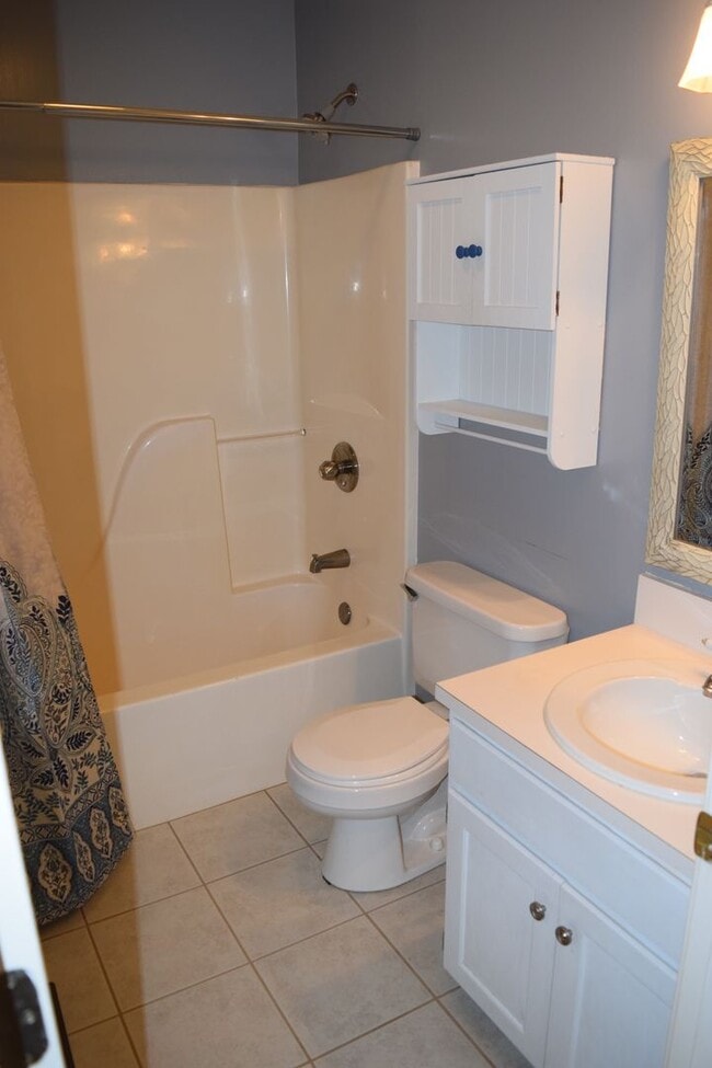 Building Photo - Spacious 3-Bedroom, 3-Bath Home with Bonus...