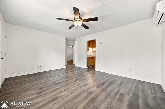 Building Photo - 1245 Lyons Ln